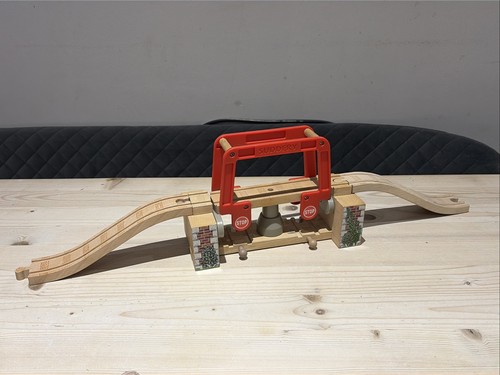 Thomas wooden railway suddery - thomas,
